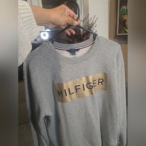 Tommy Hilfiger Gray Sweater with Gold Logo